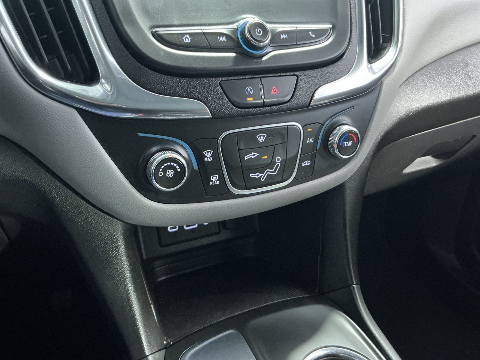 Used 2024 Chevrolet Equinox LS FWD image 22