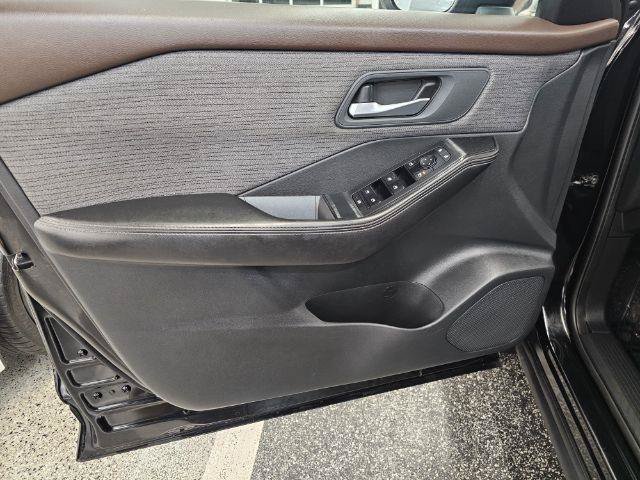 Used 2021 Nissan Rogue SV FWD image 27