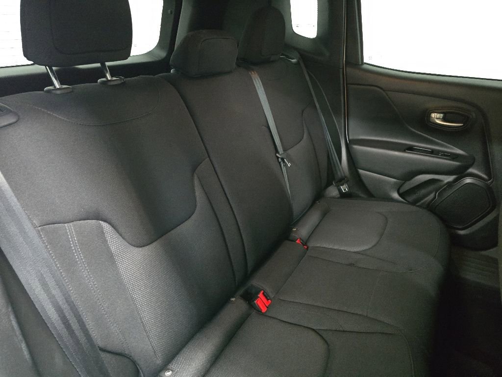 Used 2023 Jeep Renegade Latitude AWD/4WD image 16