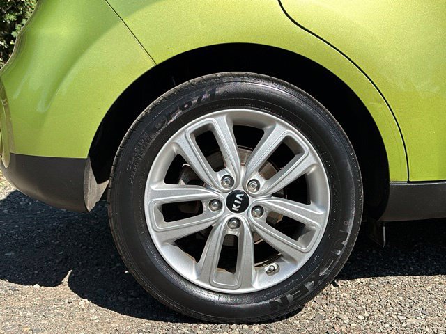 Used 2018 Kia Soul + FWD image 11
