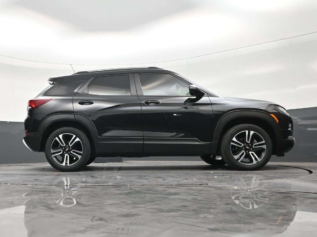 Used 2023 Chevrolet TrailBlazer LT w/ Convenience Package AWD/4WD image 25