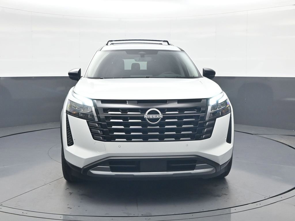 New 2026 Nissan Pathfinder Platinum image 2