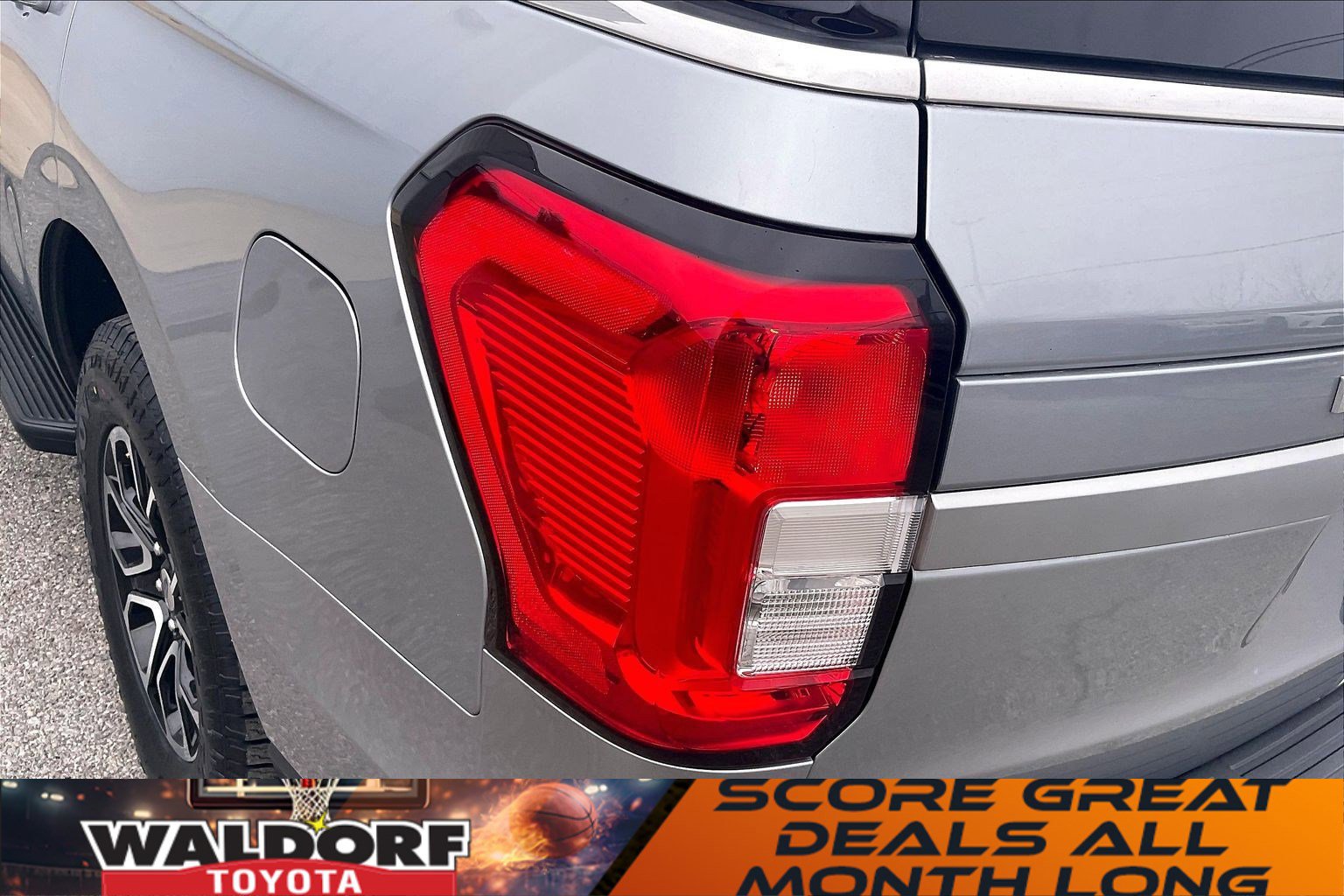 Used 2024 Ford Expedition XLT image 34