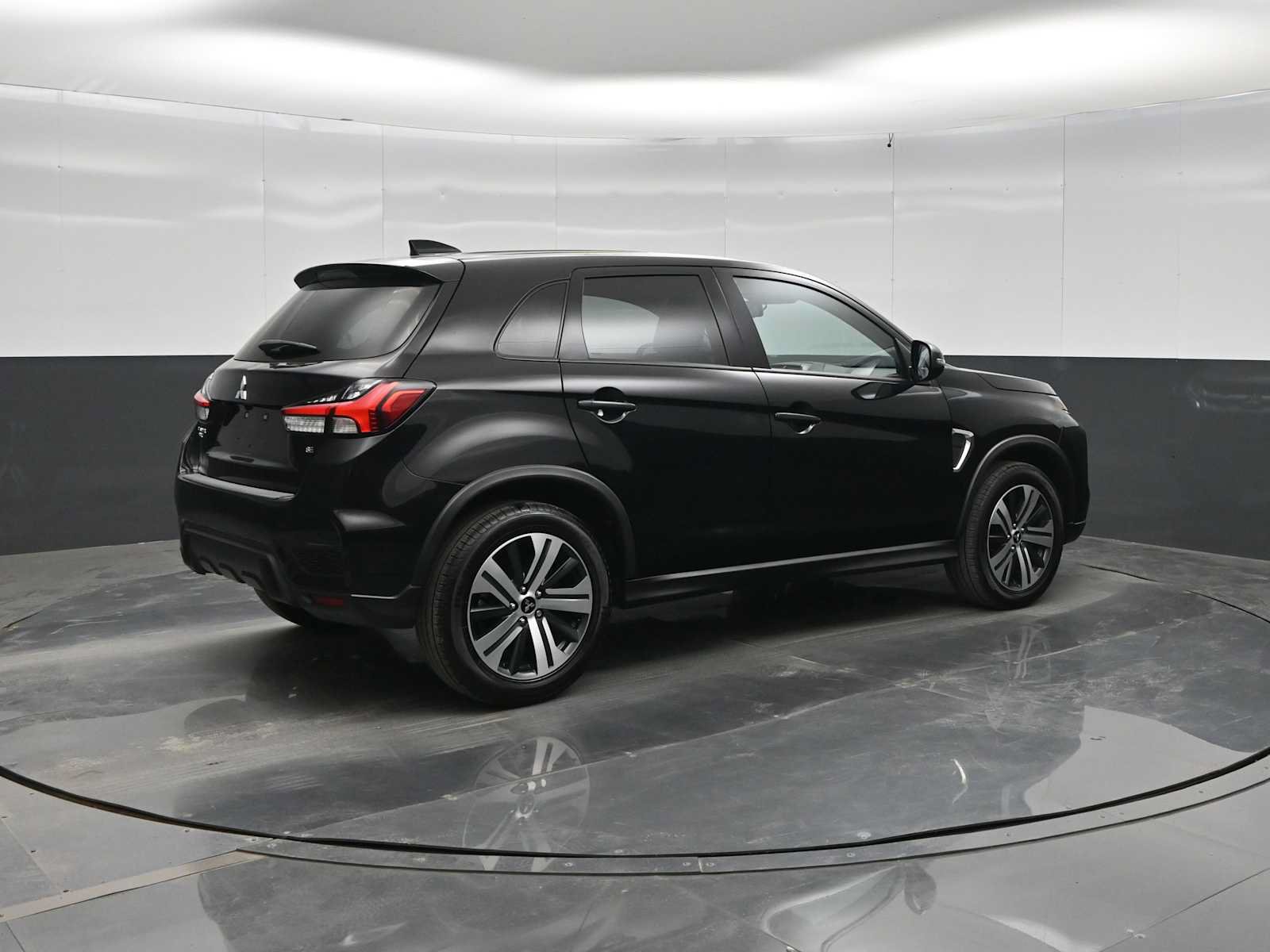 Used 2022 Mitsubishi Outlander Sport SE FWD image 8
