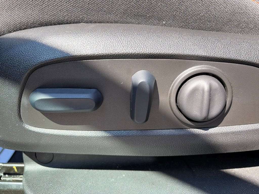 Used 2023 Chevrolet Equinox LT FWD image 15