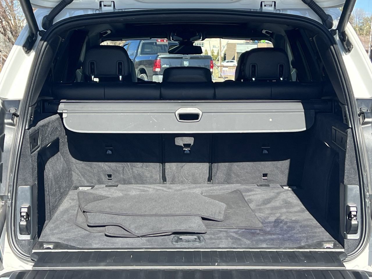 Used 2023 BMW X5 xDrive40i w/ Premium Package image 36