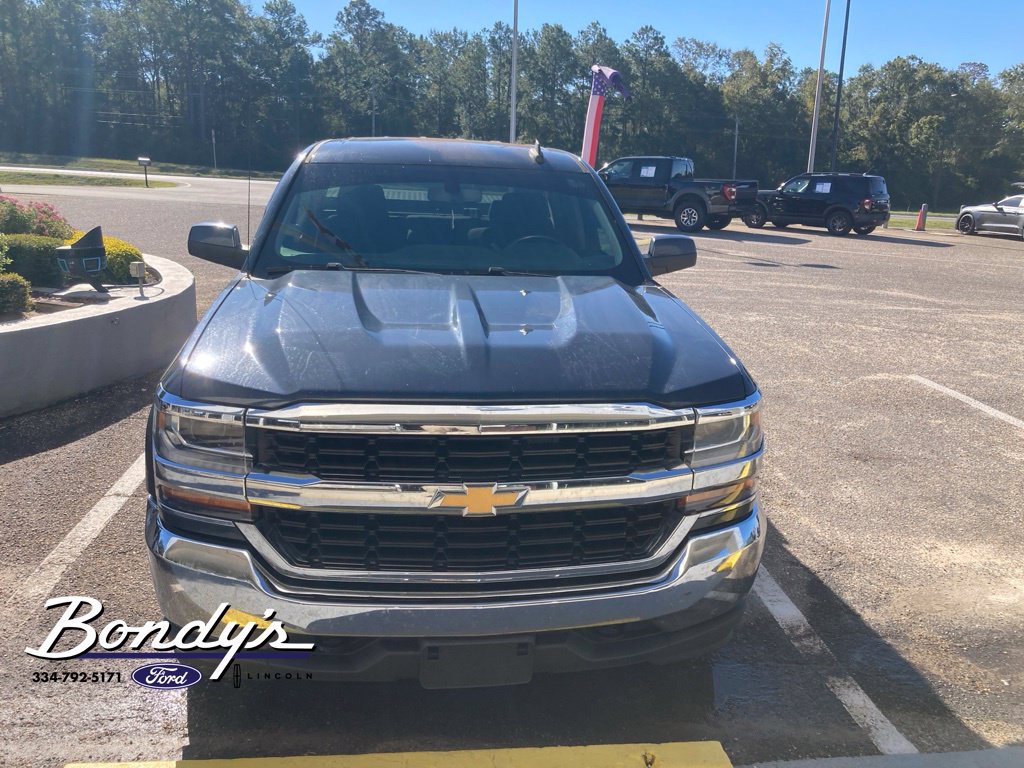 Used 2019 Chevrolet Silverado 1500 LT AWD/4WD image 2