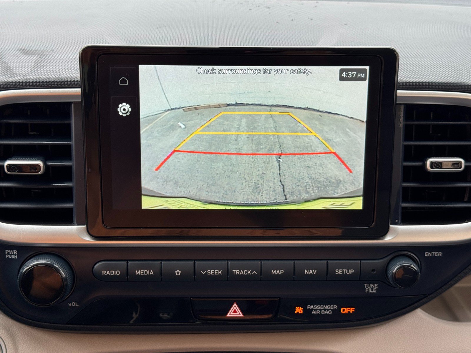 Used 2022 Hyundai Venue Limited FWD image 25