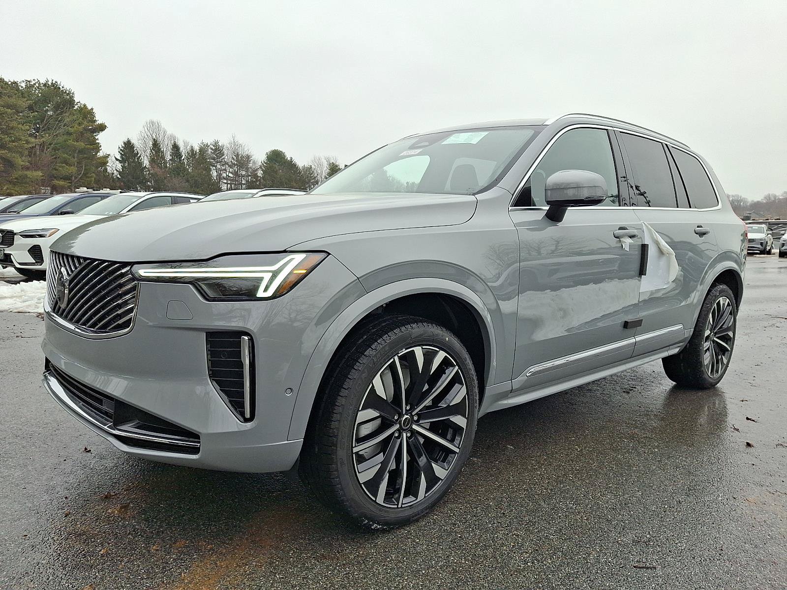 New 2026 Volvo XC90 B5 Plus AWD/4WD image 2