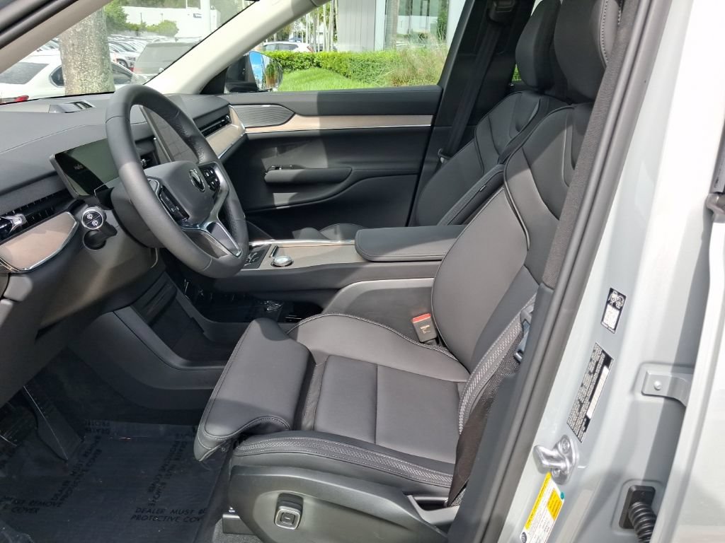 Certified 2025 Volvo EX90 Plus w/ Protection Package Premier AWD/4WD image 14