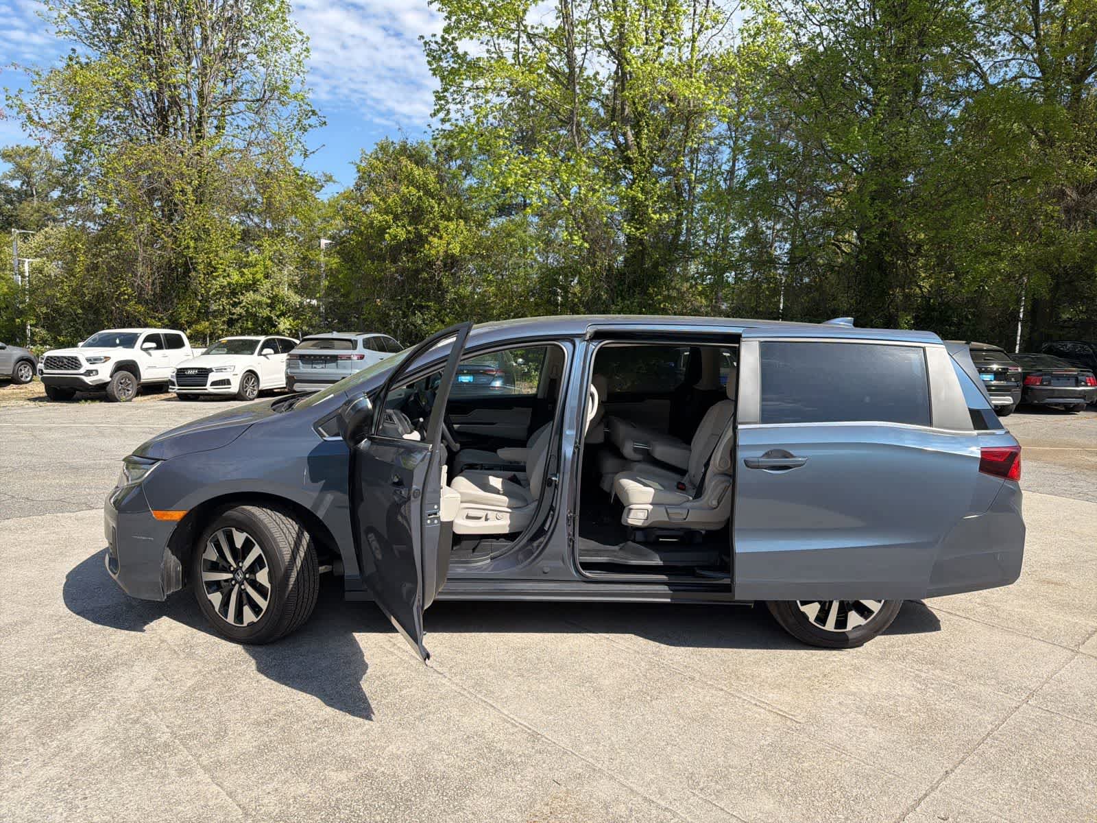 Used 2025 Honda Odyssey EX-L image 17