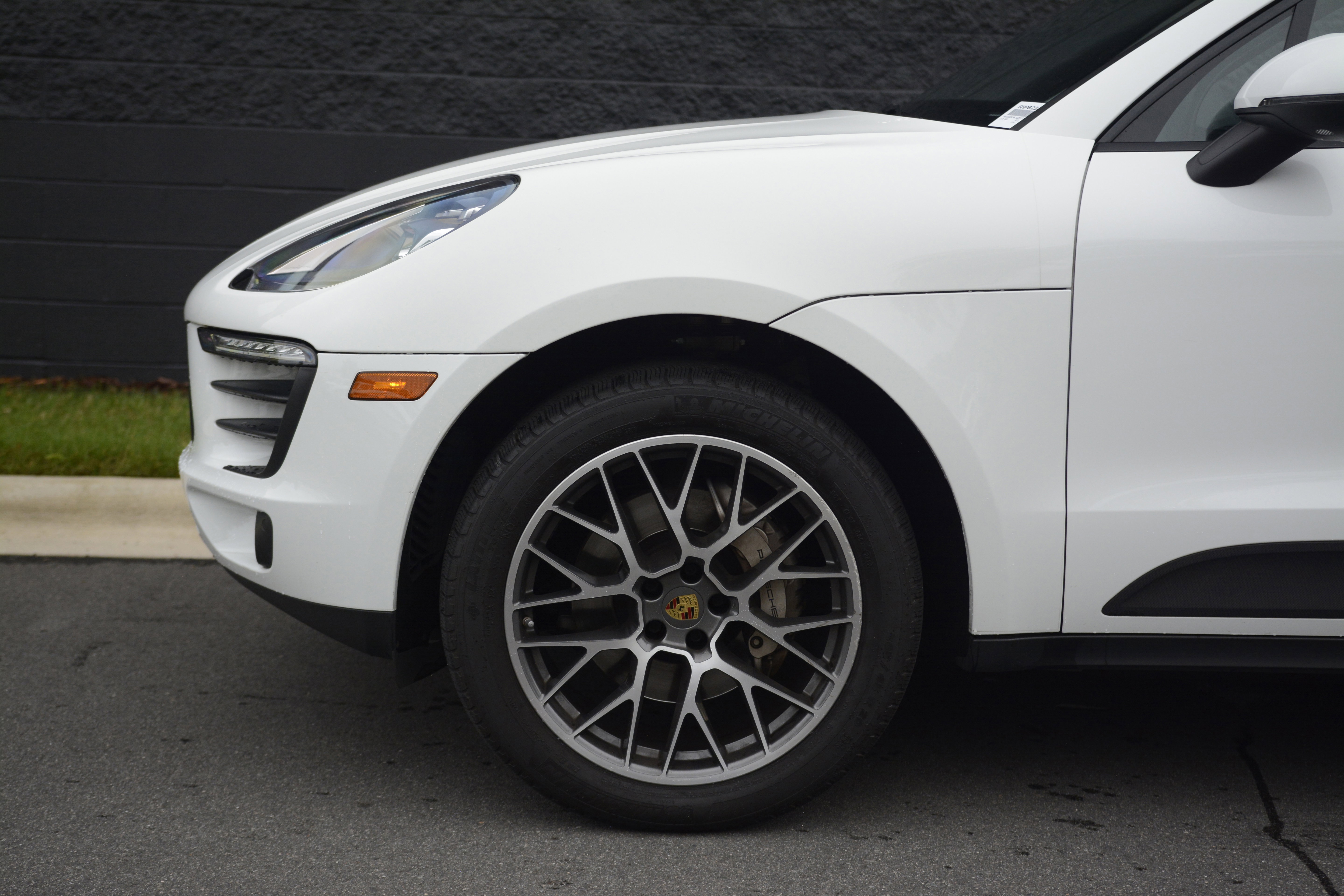 Certified 2018 Porsche Macan S AWD/4WD image 41