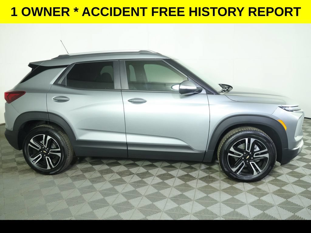 Used 2026 Chevrolet TrailBlazer LT FWD image 2