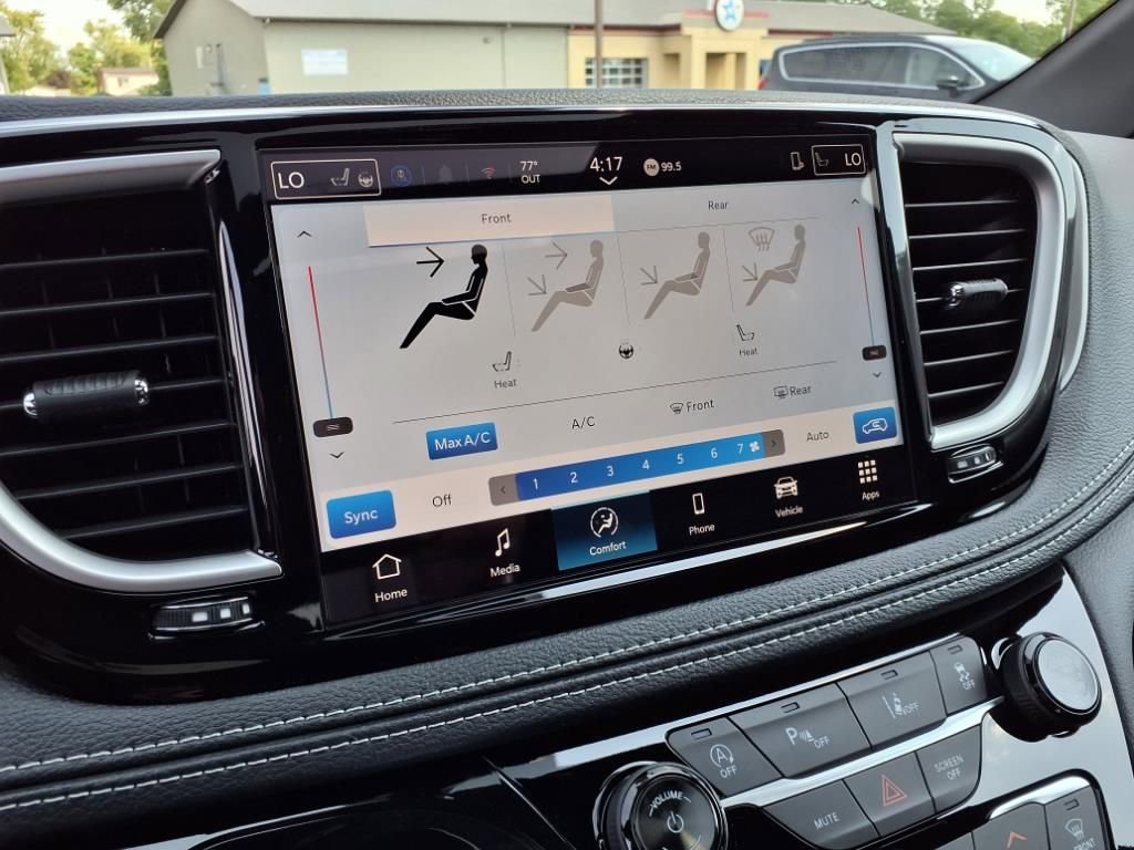 New 2026 Chrysler Pacifica Select image 24