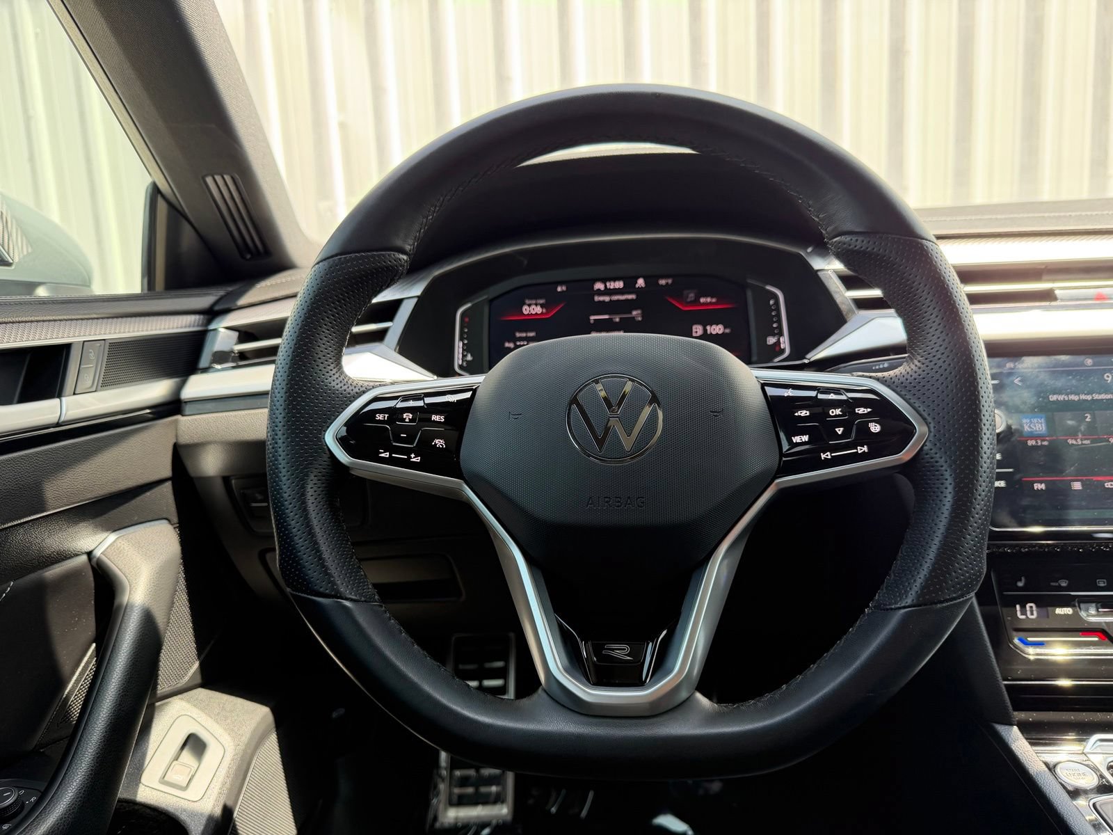 Used 2023 Volkswagen Arteon SEL AWD/4WD image 13