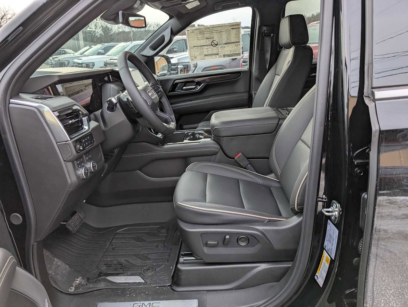 New 2025 GMC Yukon Elevation w/ LPO, Floor Liner Package image 4