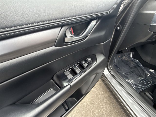 Used 2018 MAZDA CX-5 Touring image 13