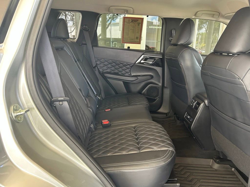 Used 2024 Mitsubishi Outlander SEL FWD image 27