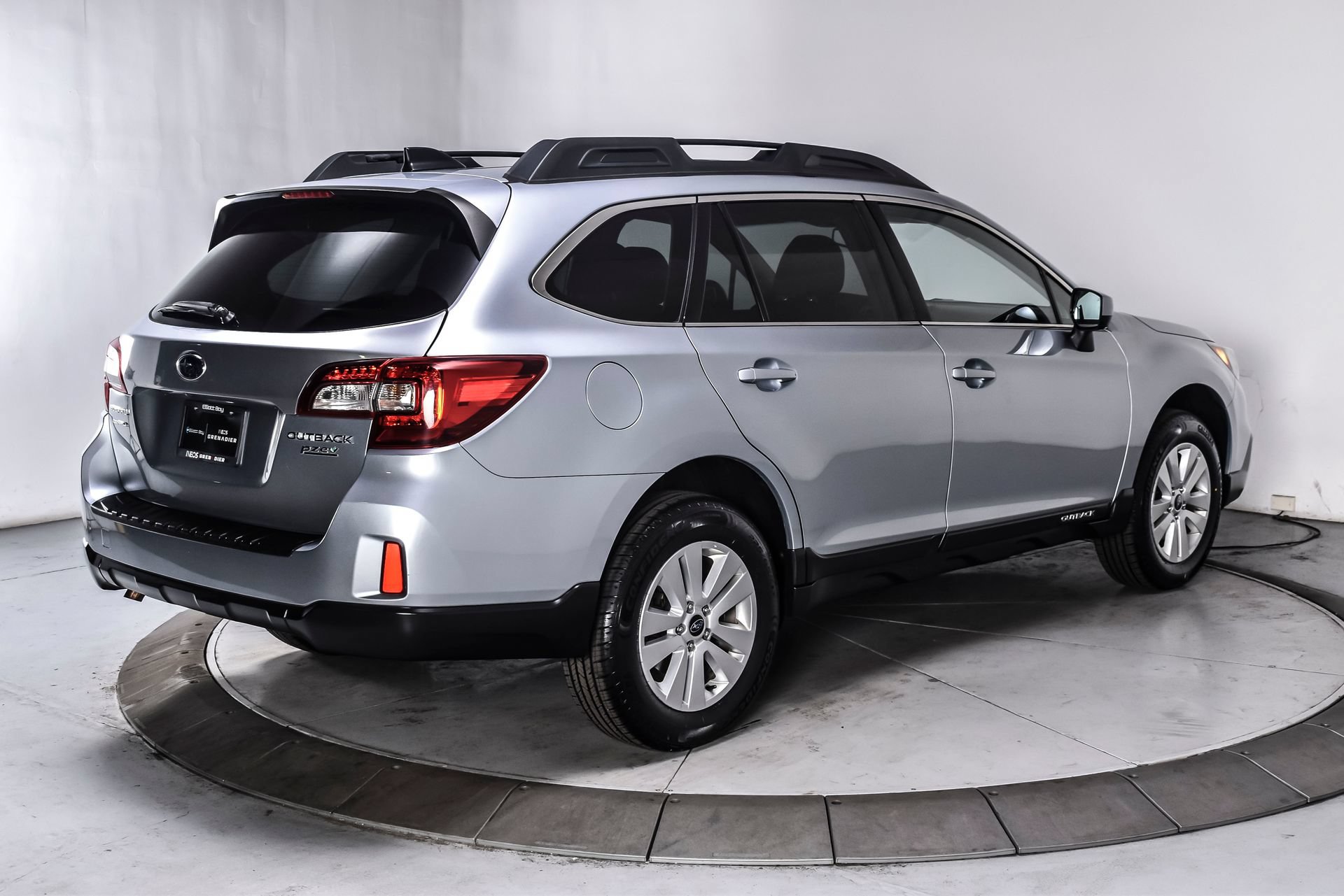 Used 2016 Subaru Outback 2.5i Premium AWD/4WD image 6
