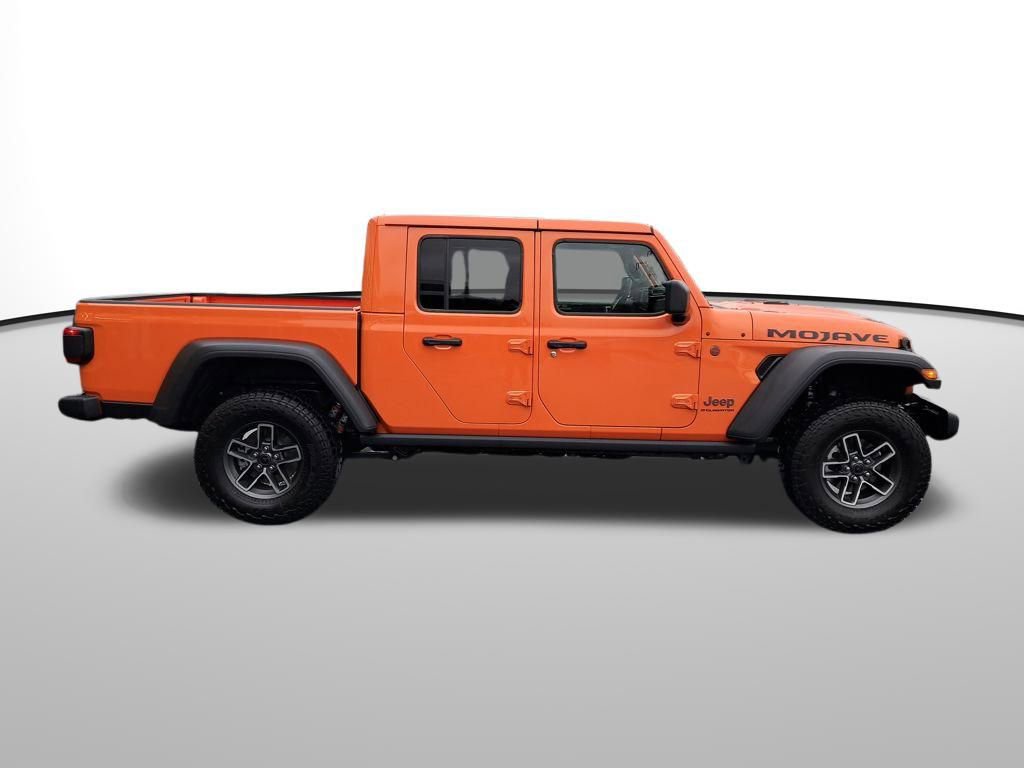Used 2025 Jeep Gladiator Mojave w/ Convenience Group image 7