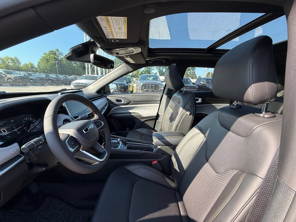 New 2026 Jeep Compass Latitude AWD/4WD image 12