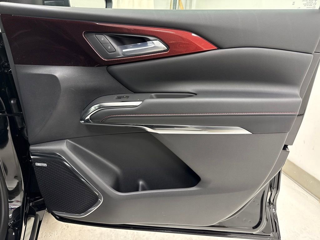 New 2026 Chevrolet Traverse RS image 8