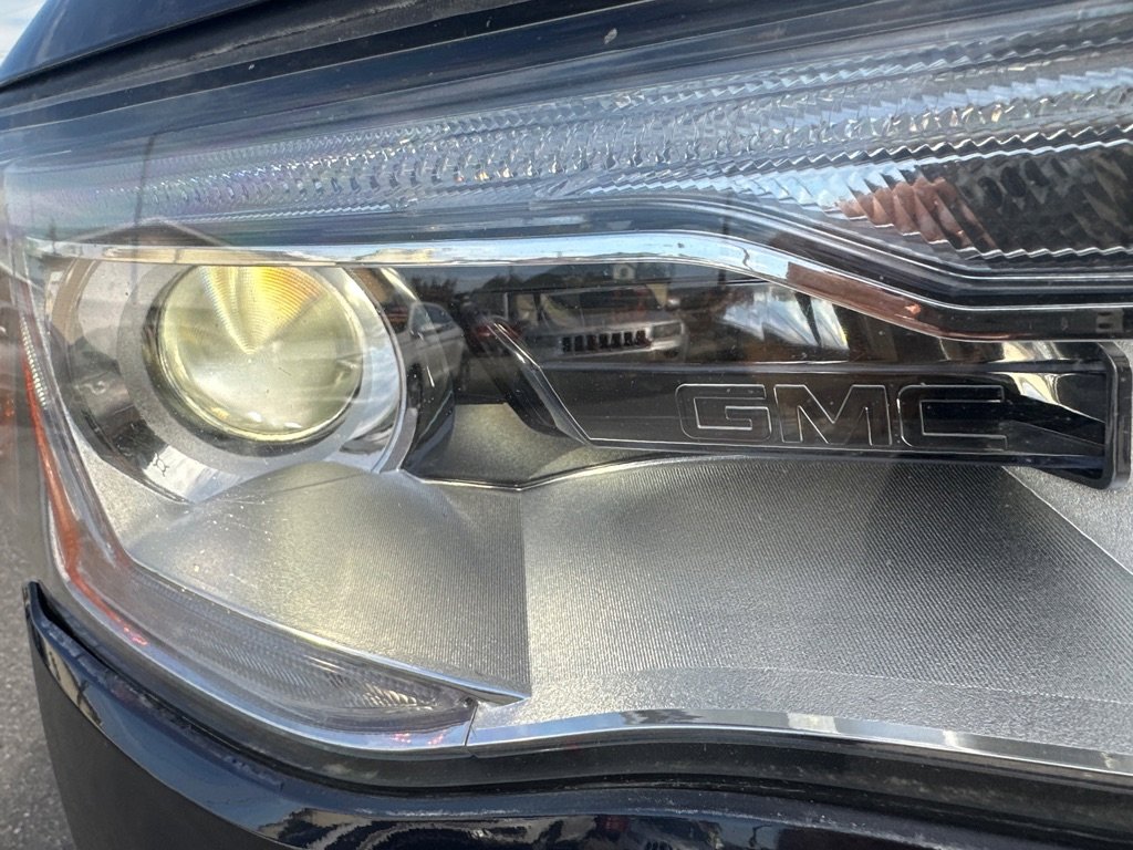 Used 2018 GMC Acadia Denali w/ LPO, Cargo Package image 10