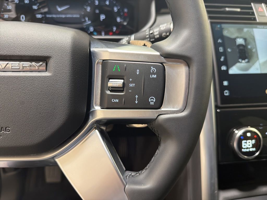 Used 2025 Land Rover Discovery S image 13