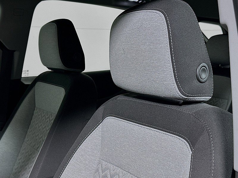 Used 2023 Chevrolet Equinox LS image 19