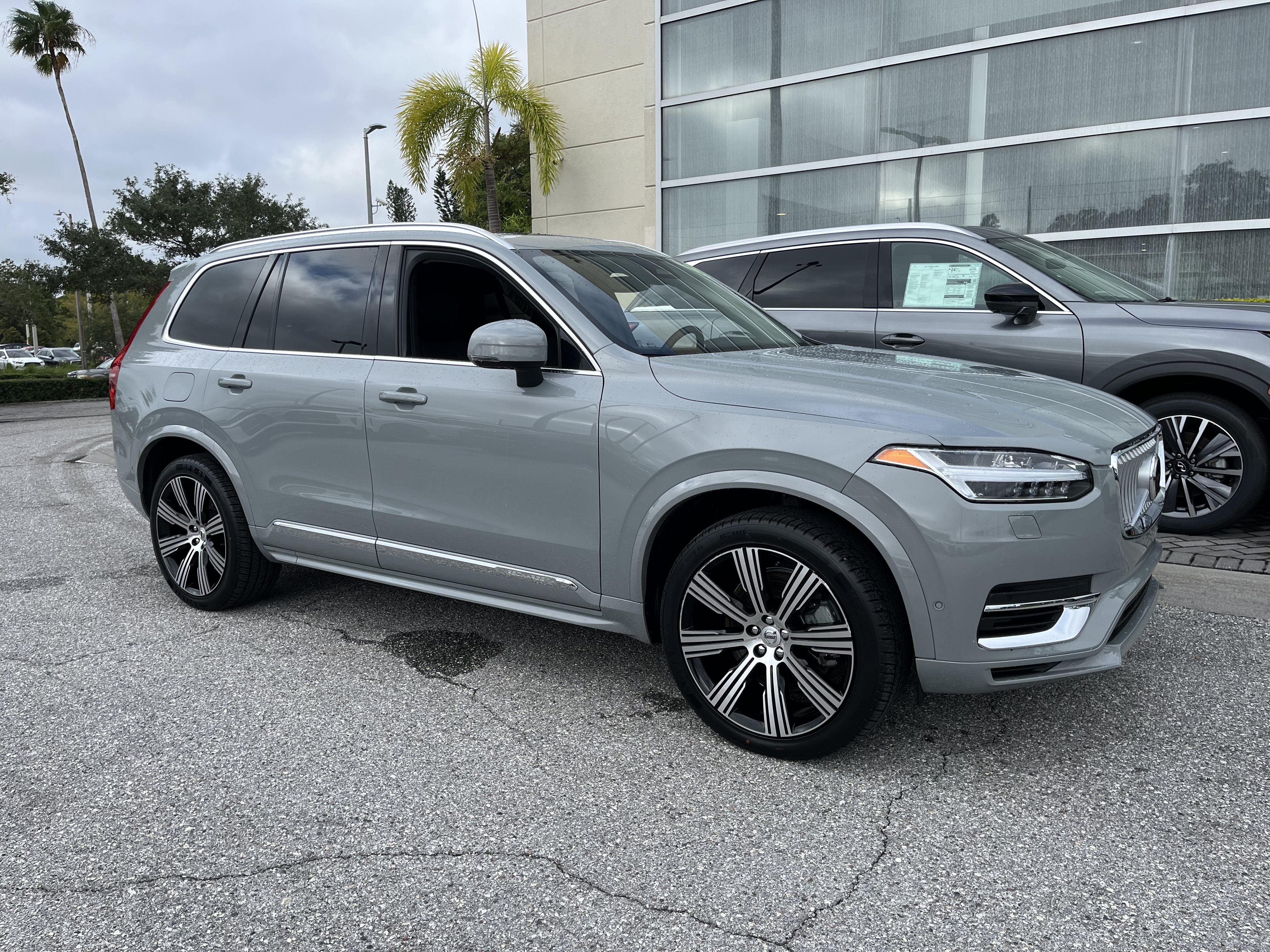 Used 2024 Volvo XC90 T8 Plus w/ Protection Package Premier AWD/4WD image 11