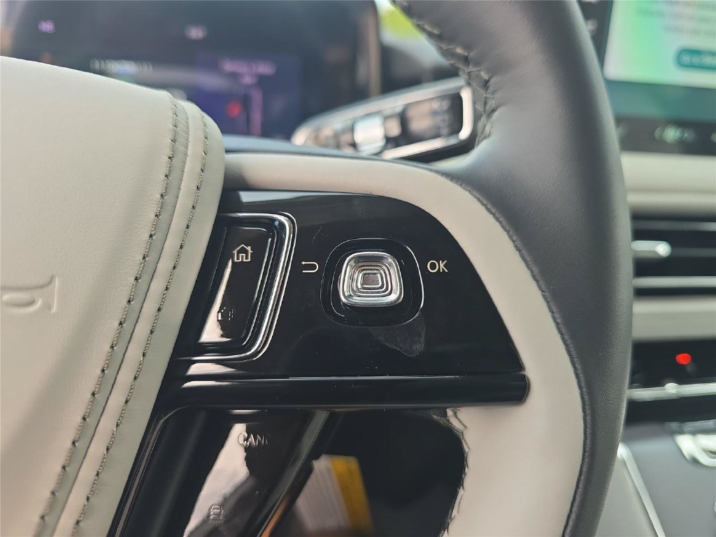New 2027 Lincoln Aviator 2WD image 19