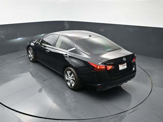 Used 2025 Nissan Altima 2.5 S FWD image 15