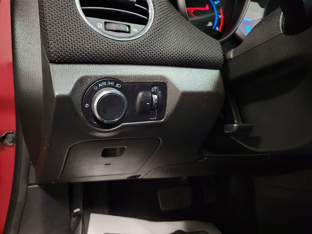 Used 2011 Chevrolet Cruze LT image 21