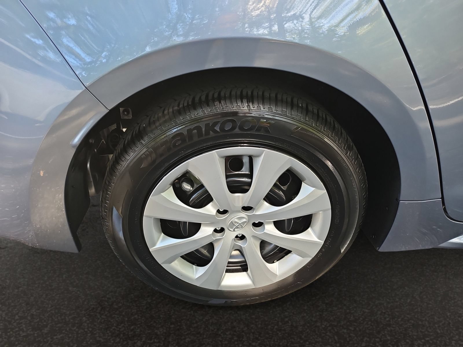 Used 2025 Toyota Corolla LE w/ Convenience Package FWD image 43