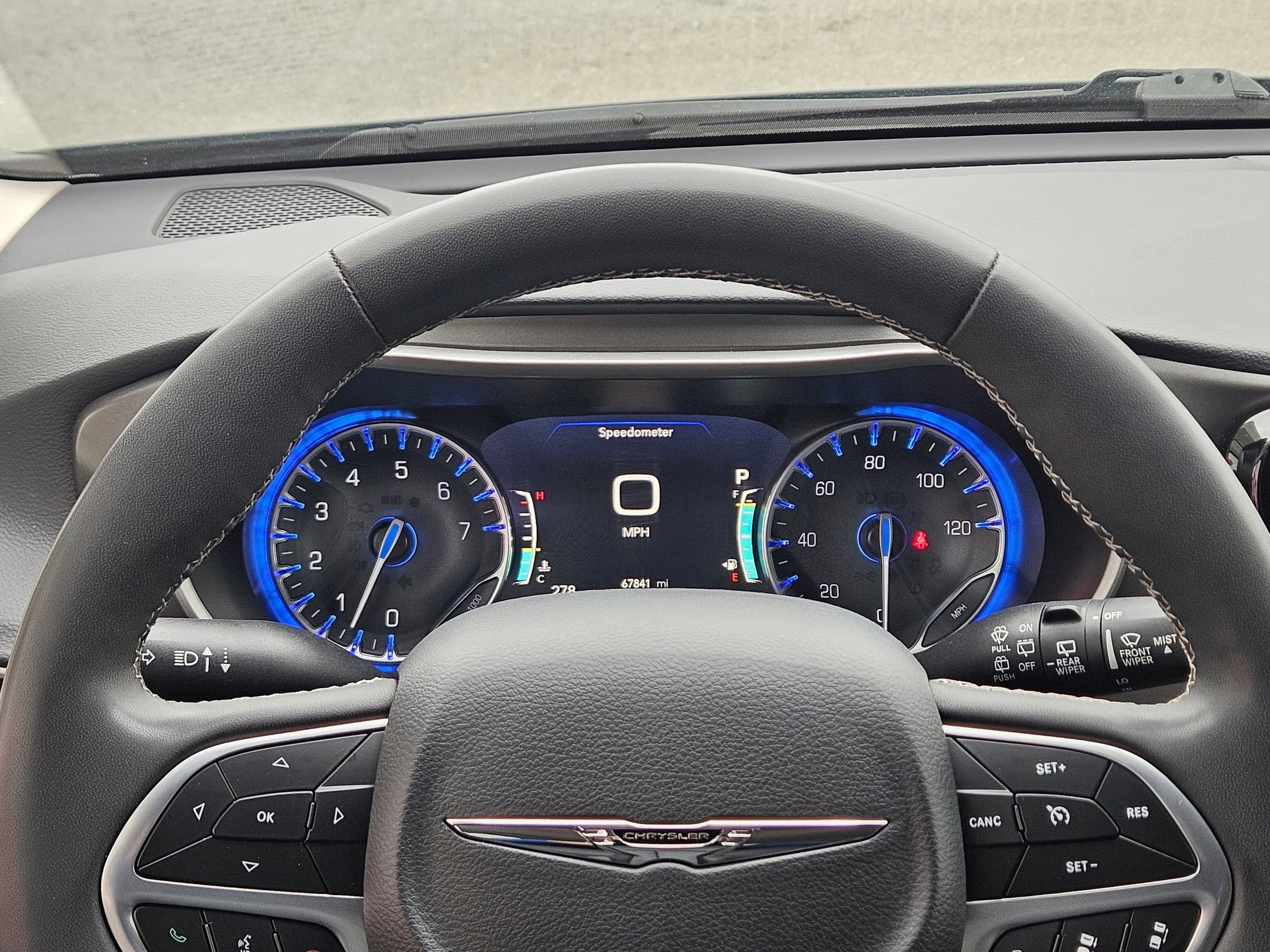 Used 2023 Chrysler Pacifica Touring-L image 16