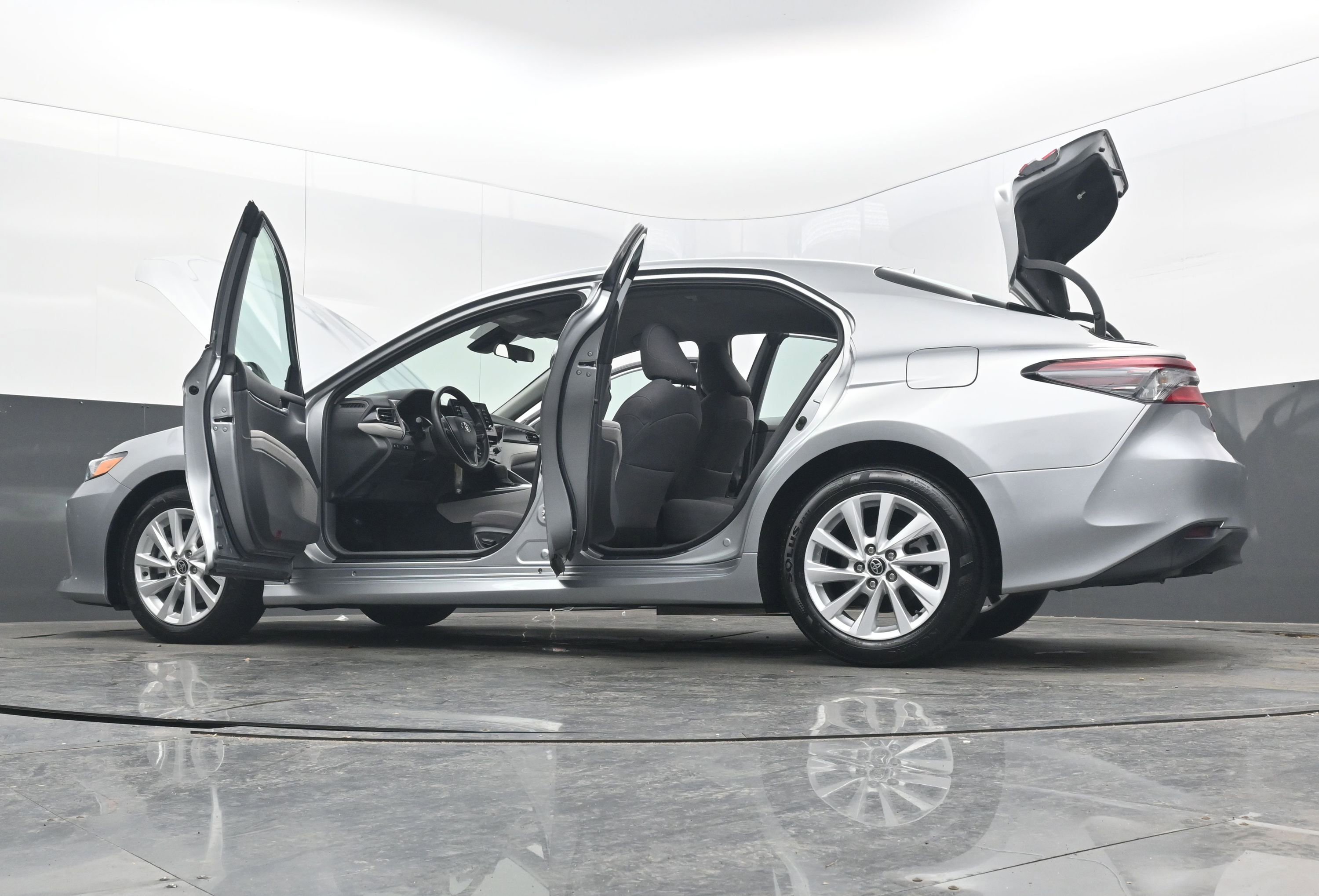 Used 2024 Toyota Camry LE image 44