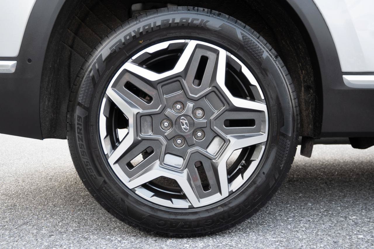 Used 2023 Hyundai Santa Fe Limited AWD/4WD image 38