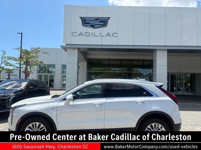 Certified 2024 Cadillac XT4 Luxury w/ Cold Weather Package FWD image 1