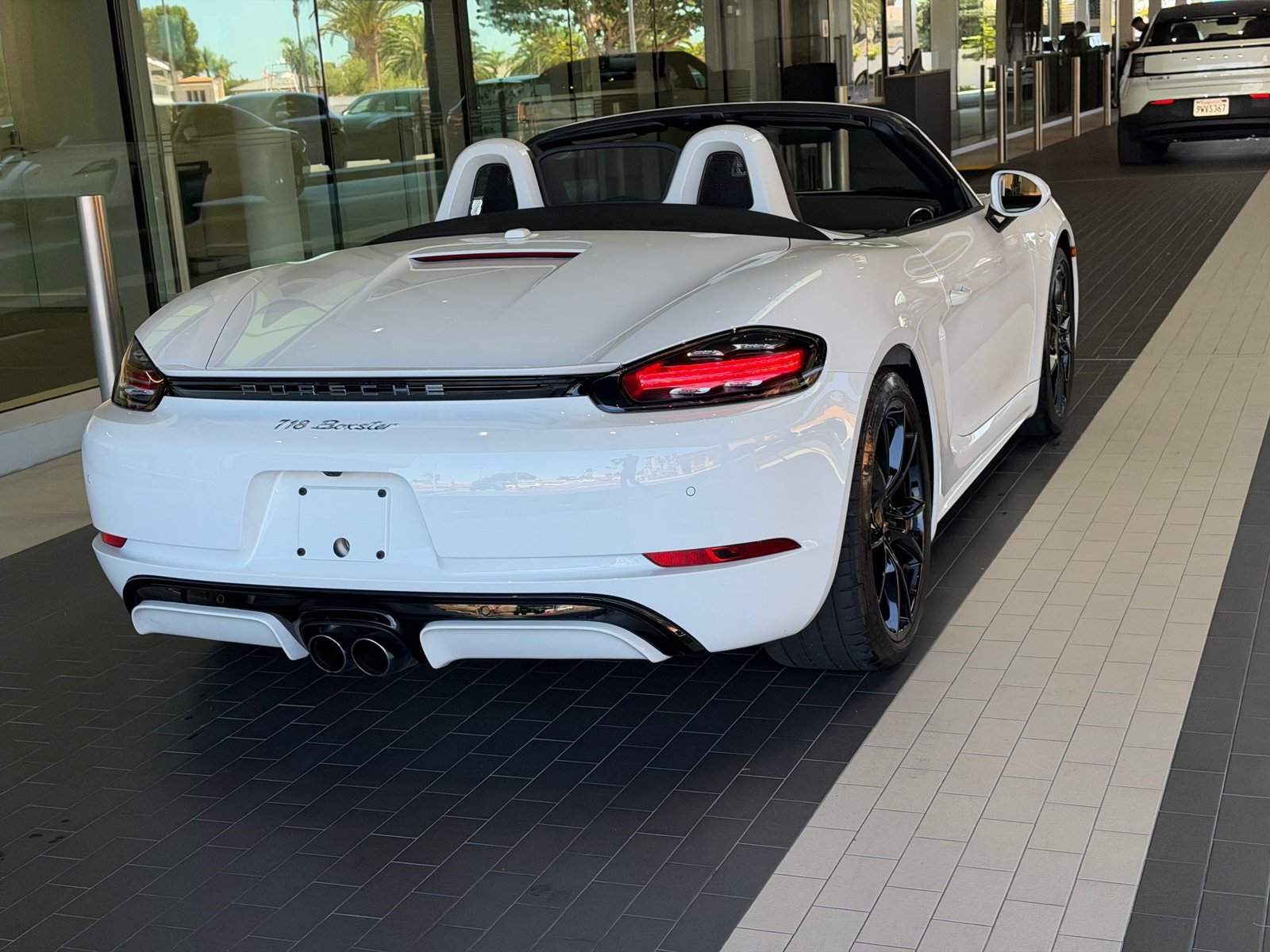 Certified 2022 Porsche 718 Boxster w/ Premium Package RWD image 11