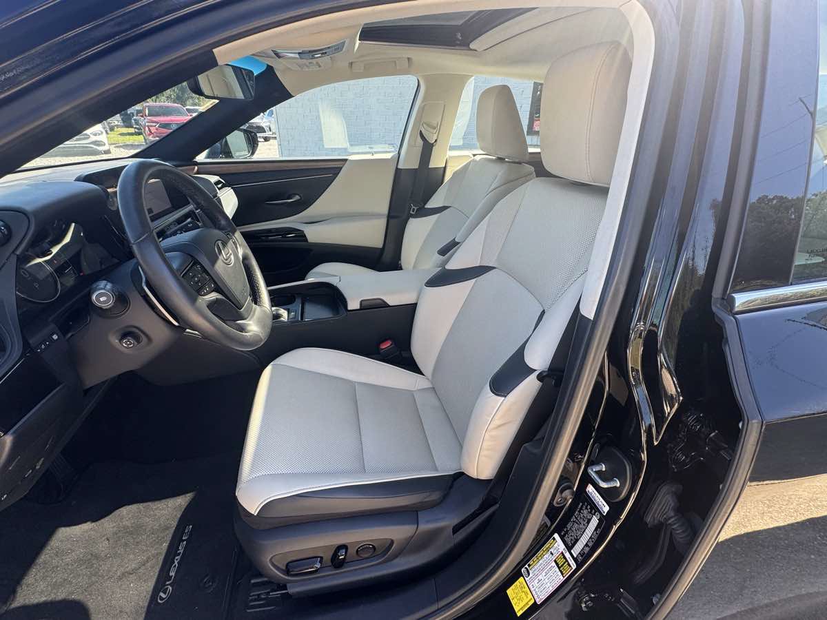 Used 2023 Lexus ES 350 w/ Premium Package FWD image 8