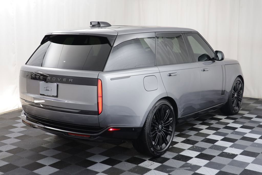 Used 2025 Land Rover Range Rover SE image 18