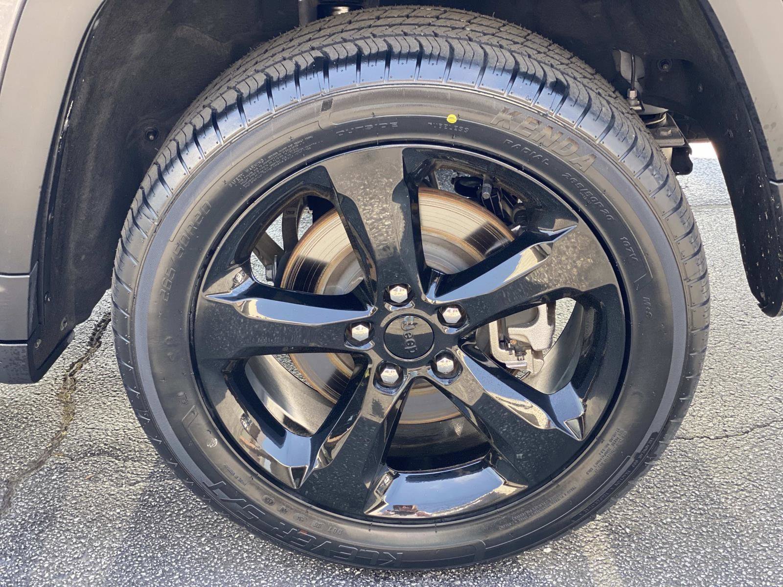 Certified 2023 Jeep Grand Cherokee L Limited w/ Luxury Tech Group II image 17