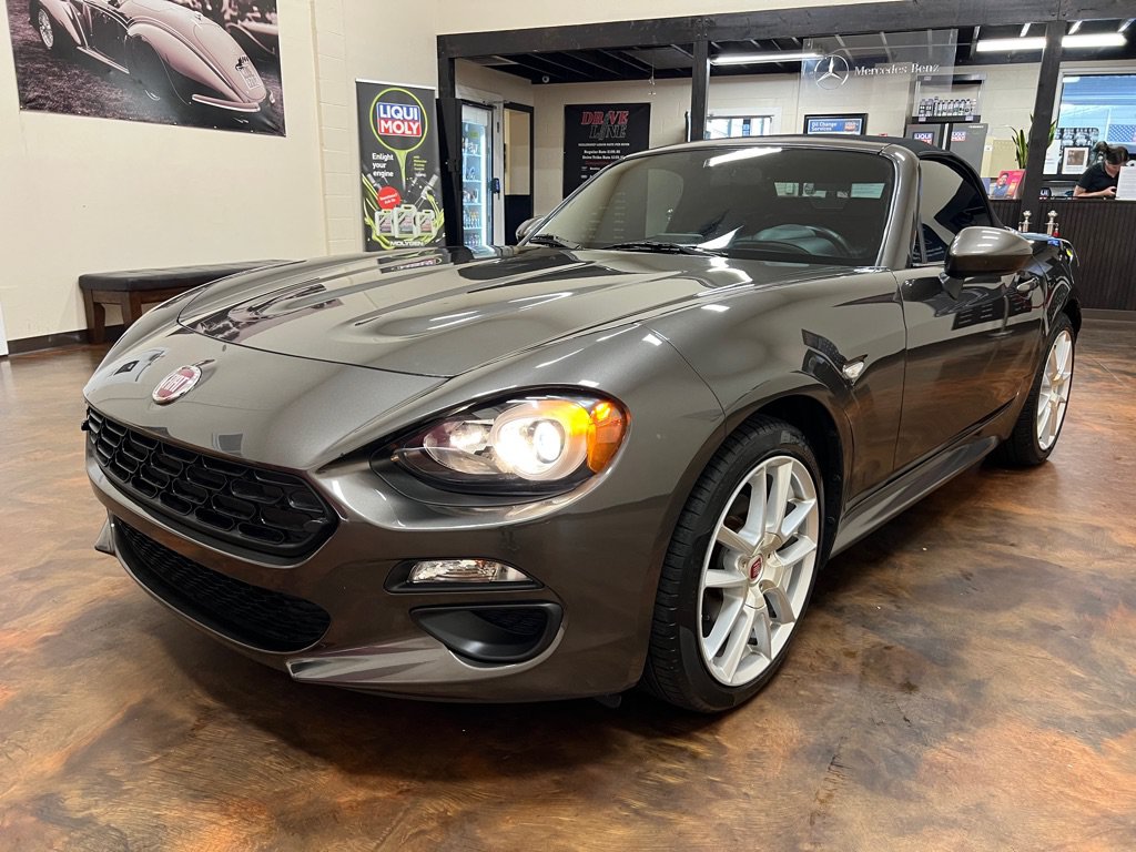 Used 2017 FIAT 124 Spider Classica RWD image 15
