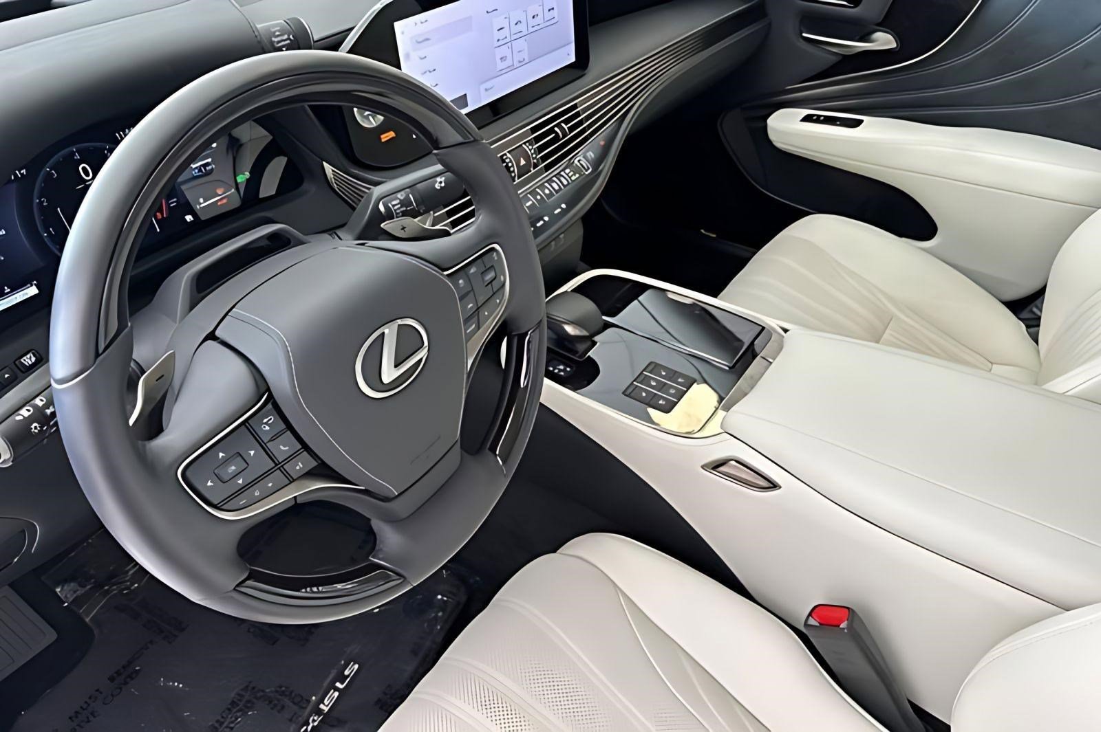 Used 2024 Lexus LS 500 w/ Interior Upgrade Package image 7