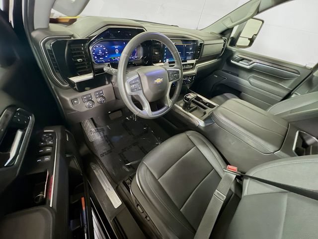 Used 2025 Chevrolet Silverado 1500 LTZ AWD/4WD image 15