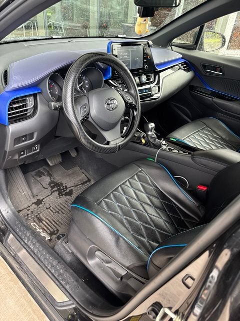 Used 2020 Toyota C-HR XLE FWD image 4