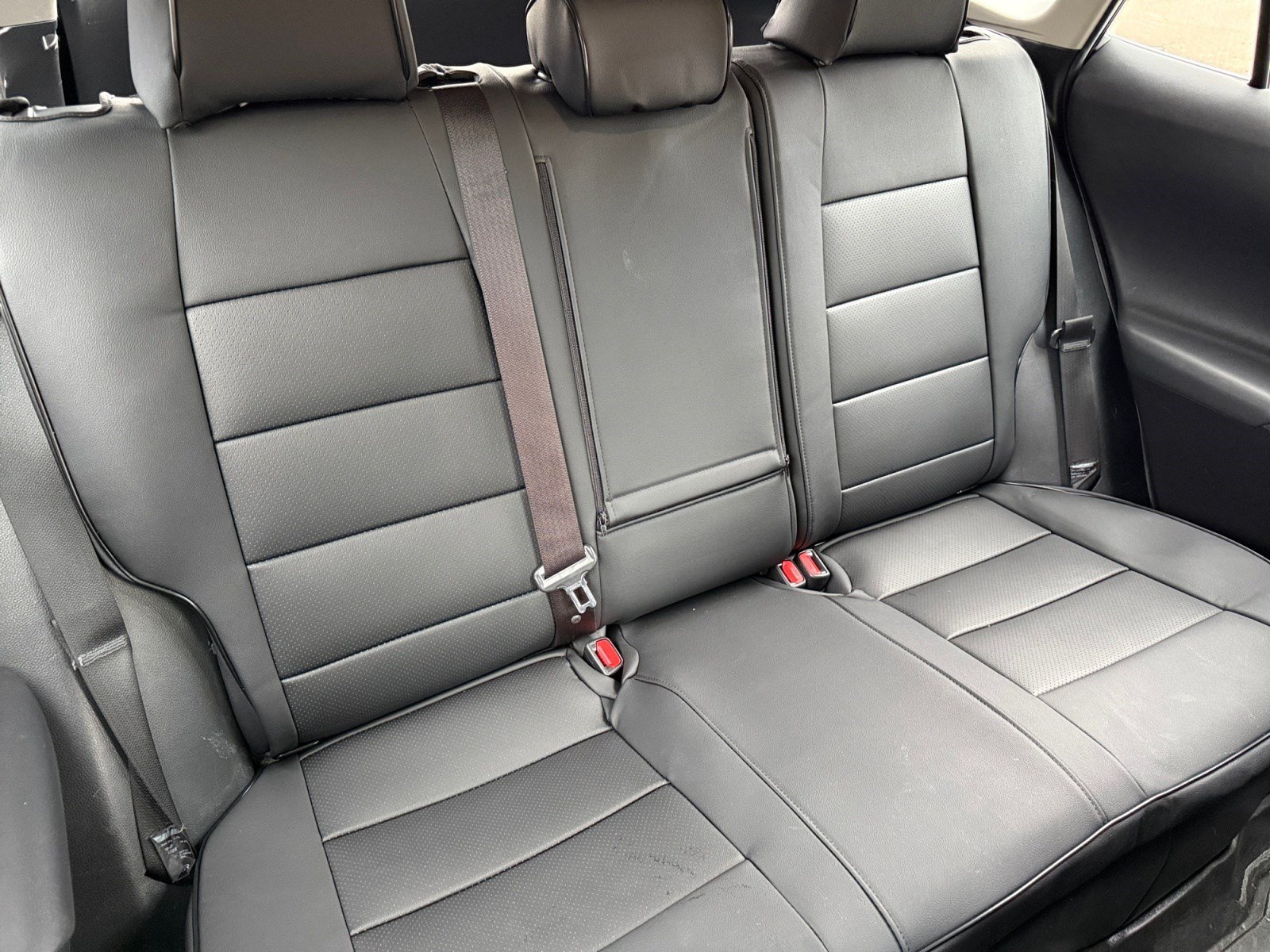 Used 2022 Toyota Venza LE AWD/4WD image 18