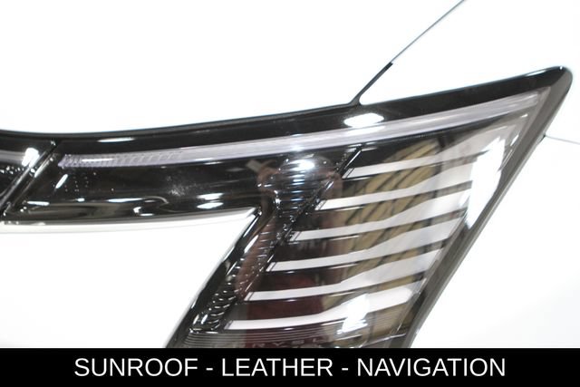 New 2027 Chrysler Pacifica Limited AWD/4WD image 8