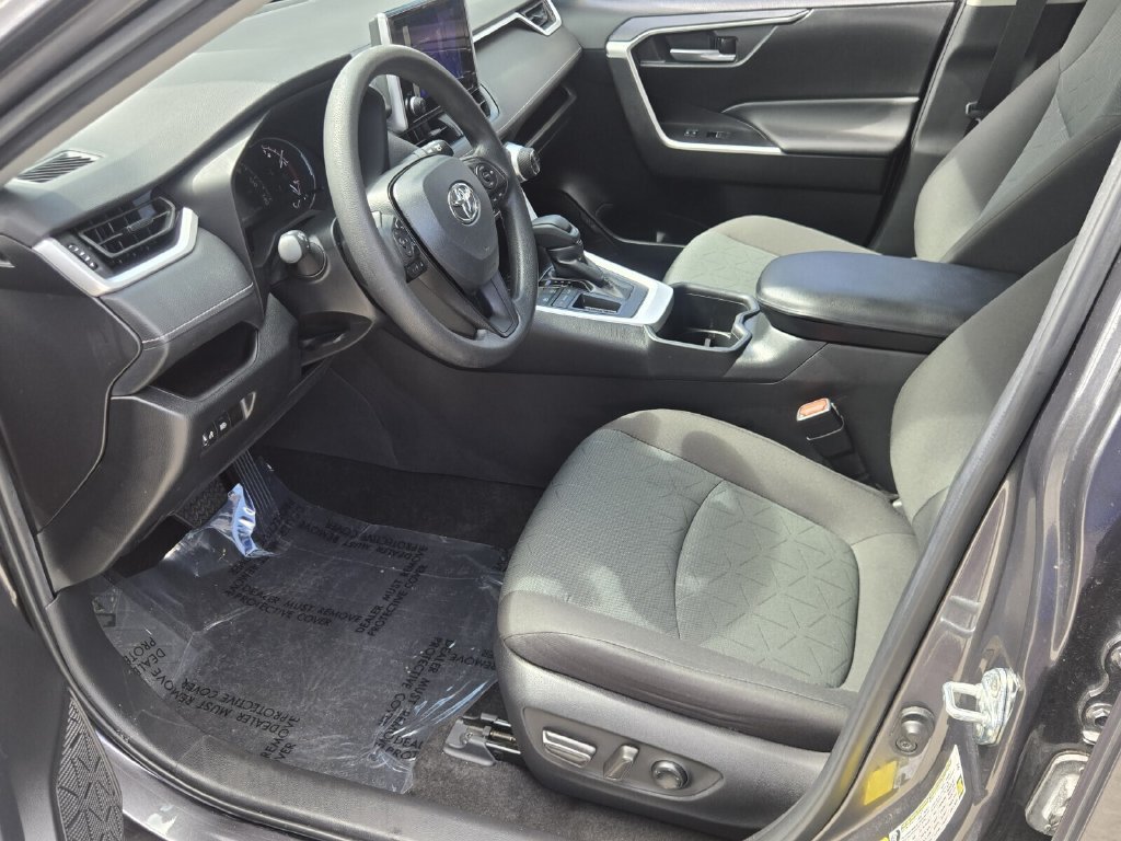 Used 2023 Toyota RAV4 XLE FWD image 11