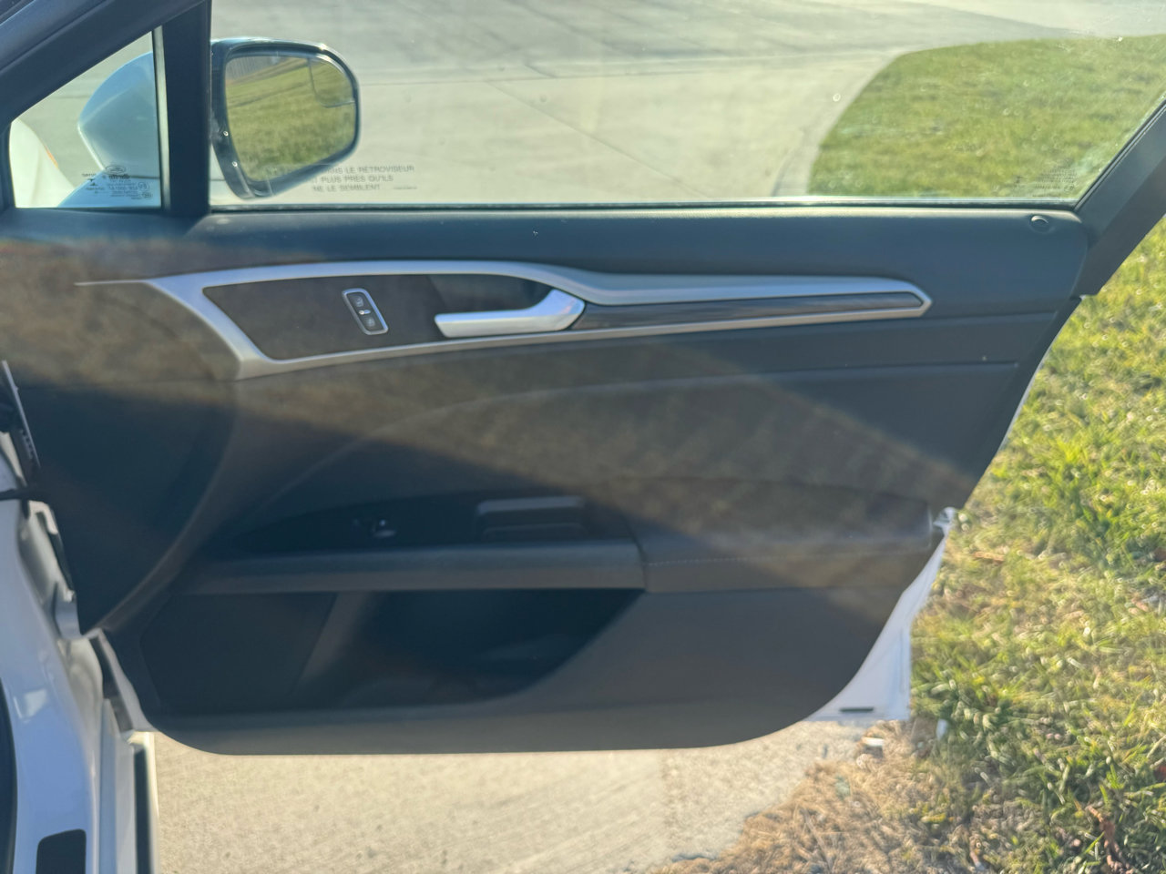 Used 2017 Ford Fusion Energi SE image 23